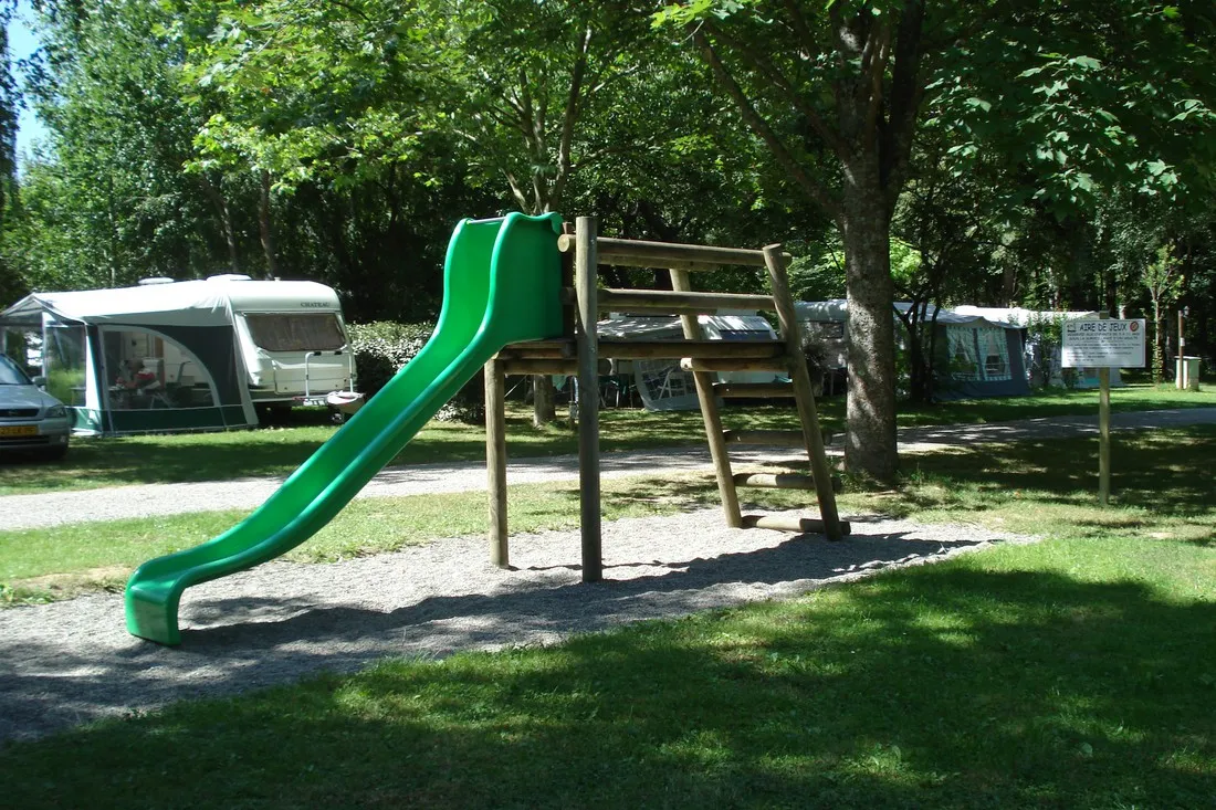 camping-la-roucateille-montgaillard-psxua