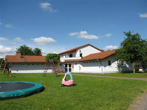 camping-in-naumburg-naumburg-8dnnr