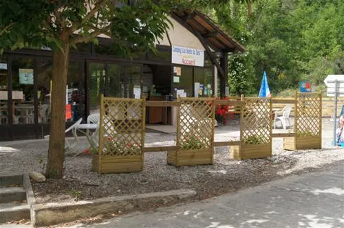 camping-les-bords-du-tarn-mostuejouls-b2zvv