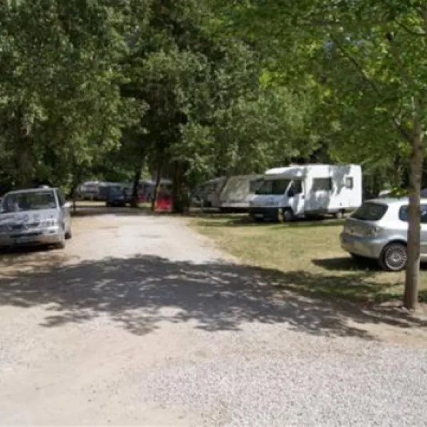 camping-les-bords-du-tarn-mostuejouls-plknj