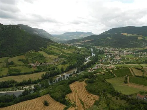 camping-les-bords-du-tarn-mostuejouls-rn4pp