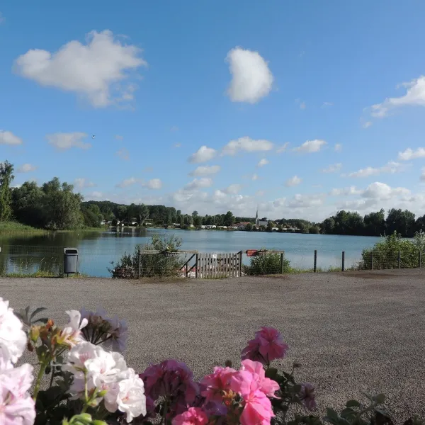 camping-le-lac-rebecques-uumbs
