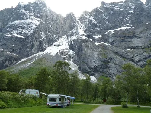 trollveggen-camping-ndalsnes-lnj5p