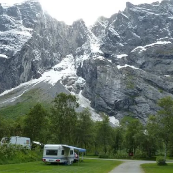 trollveggen-camping-ndalsnes-lnj5p