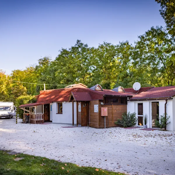 arena-camping-guesthouse-budapest-budapest-cnhic
