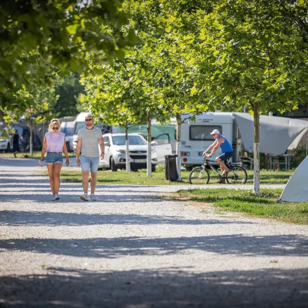 arena-camping-guesthouse-budapest-budapest-lefoq