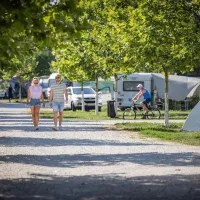 arena-camping-guesthouse-budapest-budapest-lefoq