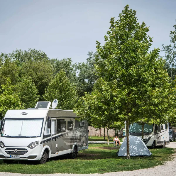 arena-camping-guesthouse-budapest-budapest-toocq