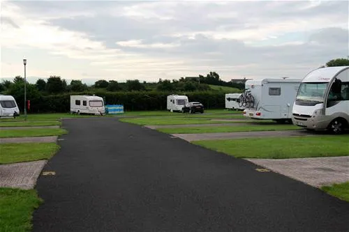 campsite-bush-caravan-park-bushmills-yq1r3