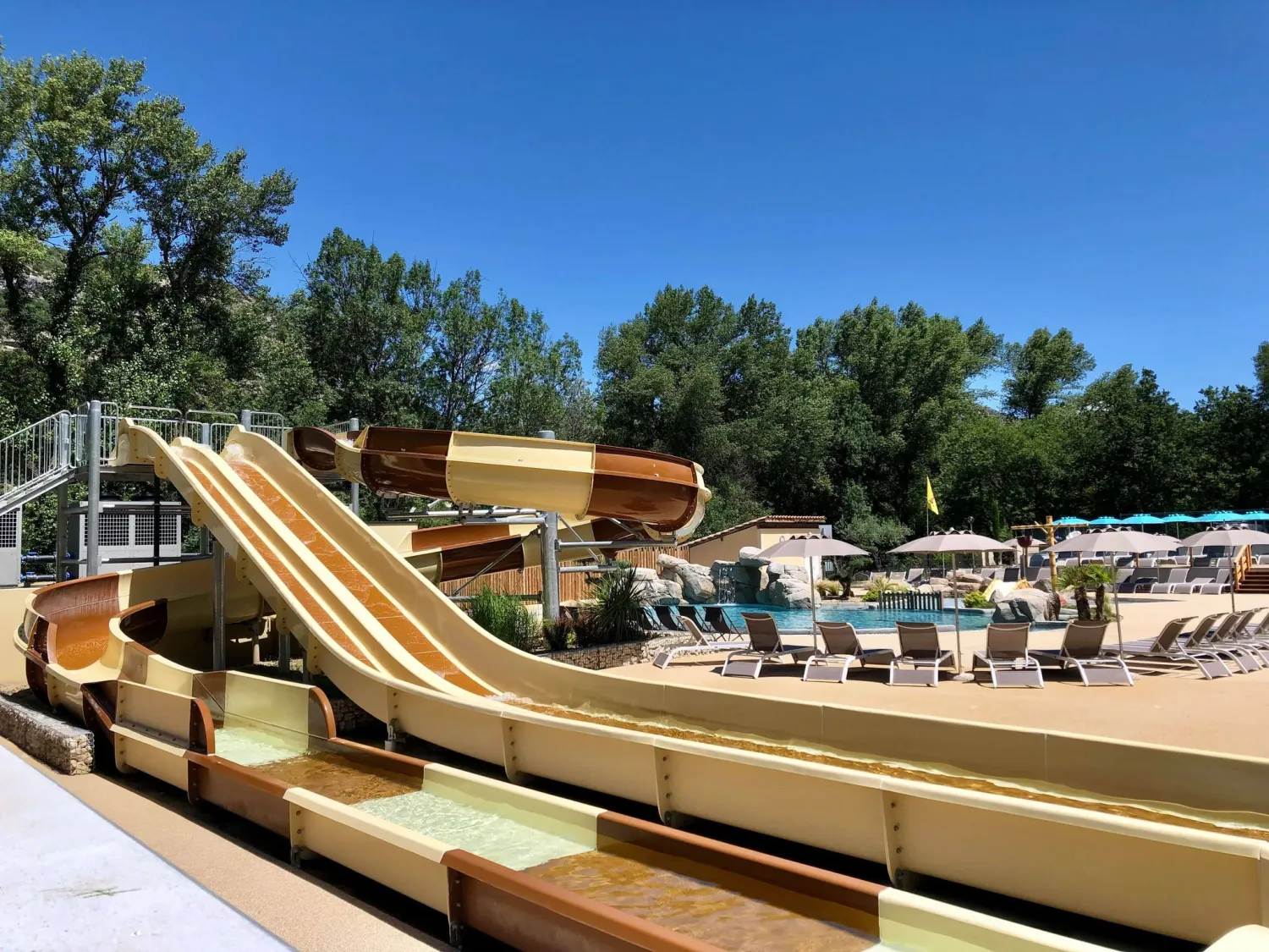 camping-les-ramires-drme-u4hyj