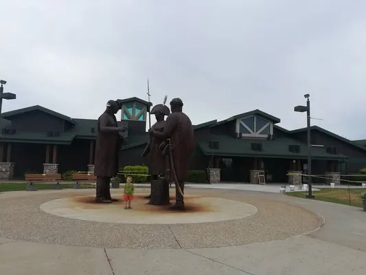 lewis-and-clark-interpretive-center-washburn-9n9dm