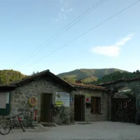 le-chasse-louve-jaujac-ardeche-ymbki