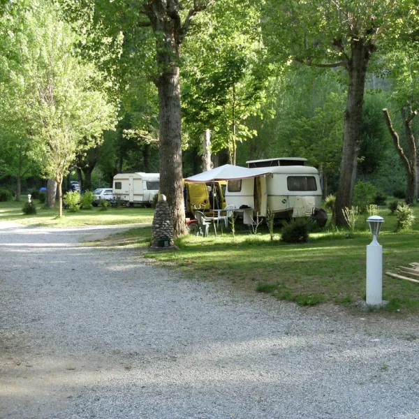 les-peupliers-le-rozier-lozere-03emo