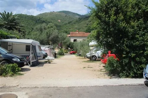 camping-zlokovic-bijela-oqo4m