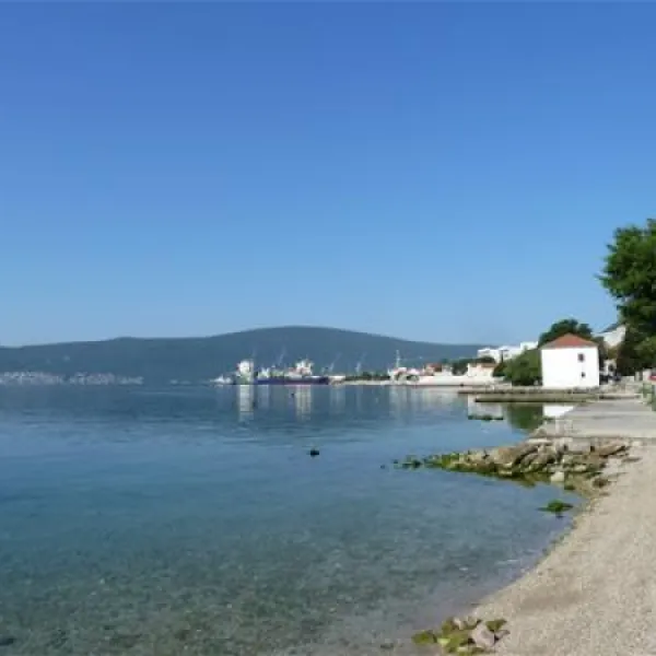 camping-zlokovic-bijela-s7g7y