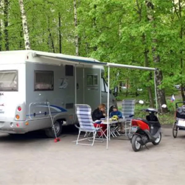 camping-sokolniki-moskau-d2dkg