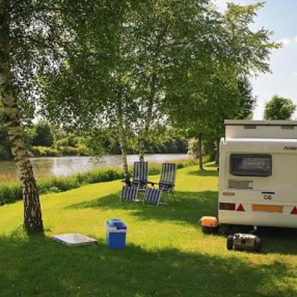 camping-la-plage-blanche-jura-7ihqg