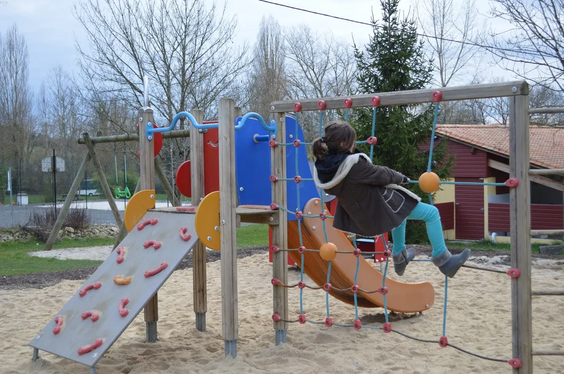 camping-le-petit-lion-vendoire-zfzzb