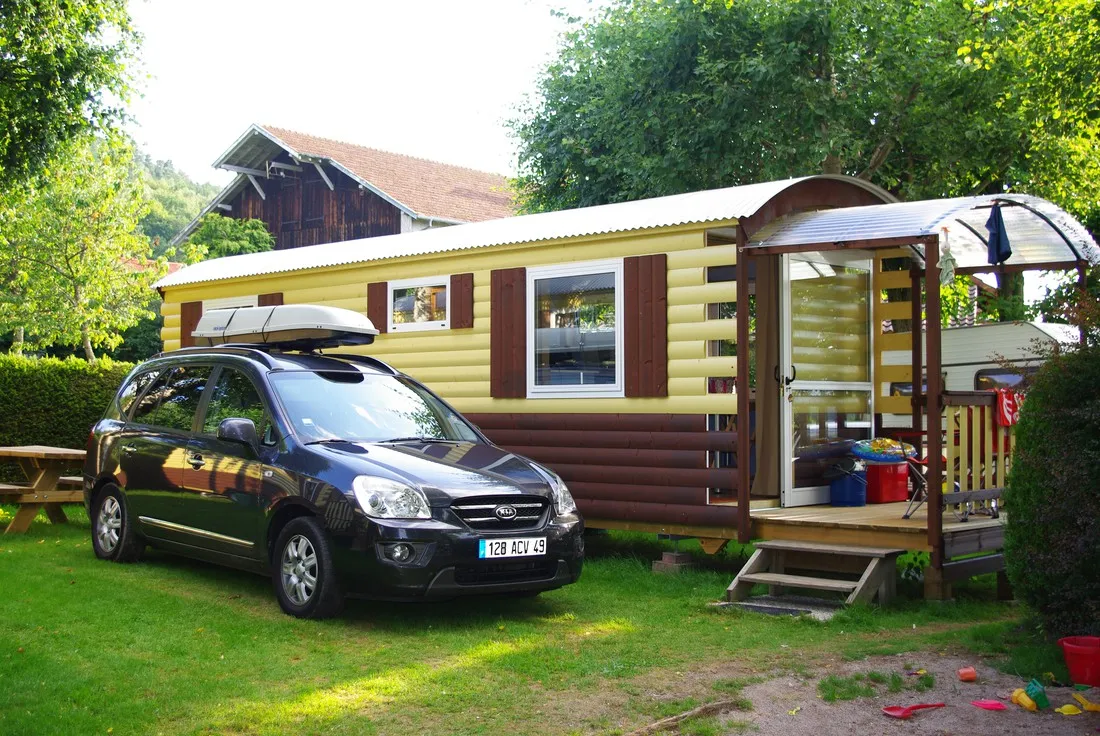 camping-nature-les-acacias-anould-yfogx