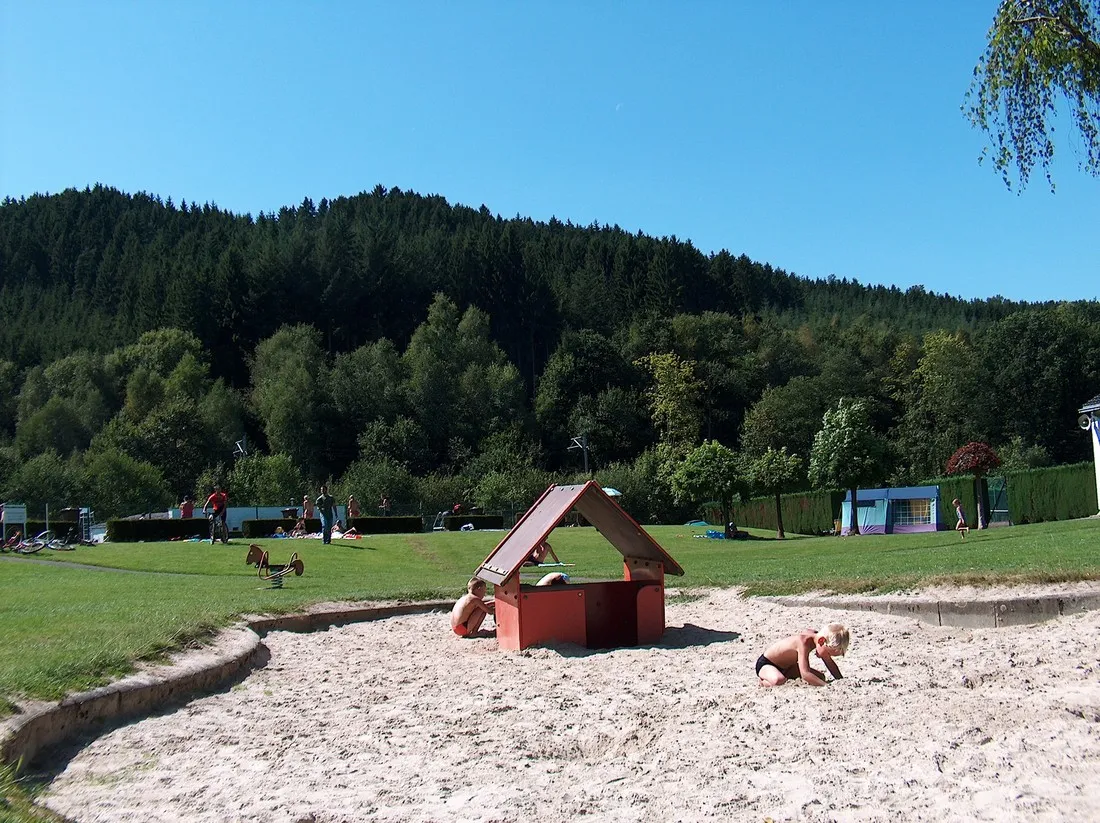 camping-les-neufs-pres-grand-halleux-ocewn