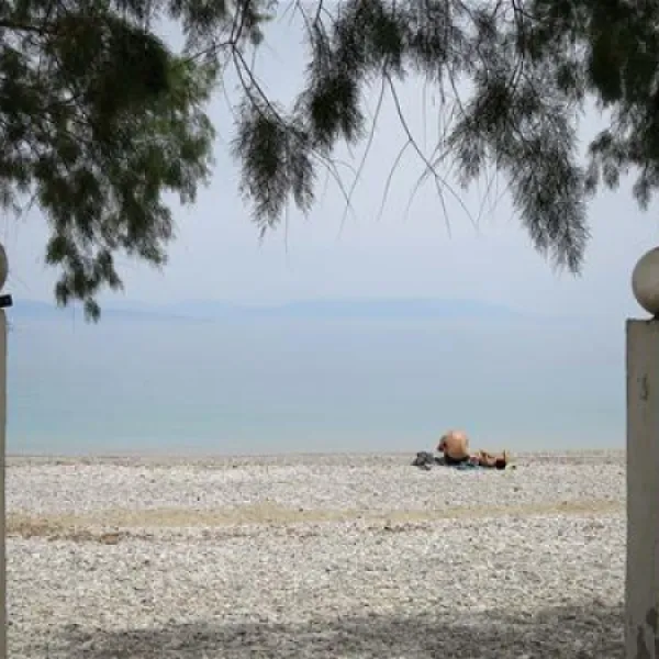 akrata-beach-camping-porovitsaakrata-eavij
