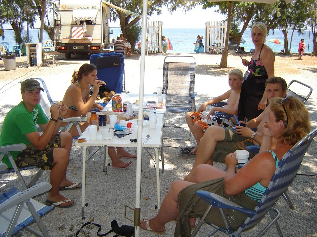 akrata-beach-camping-porovitsaakrata-ebdto