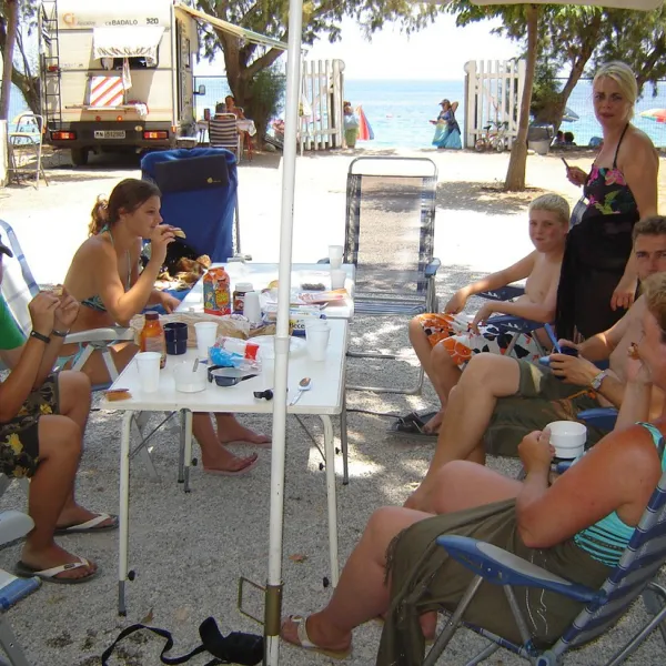 akrata-beach-camping-porovitsaakrata-ebdto