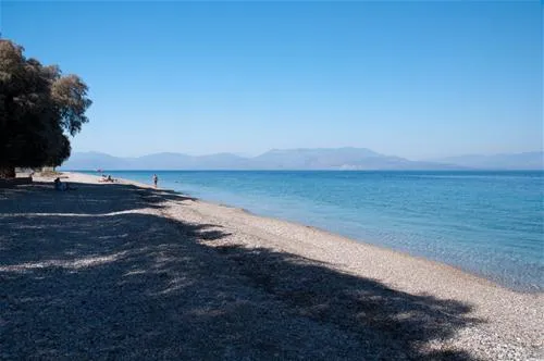 akrata-beach-camping-porovitsaakrata-vibli