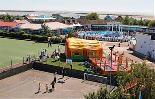the-orchards-holiday-village-clactononsea-wjeqe