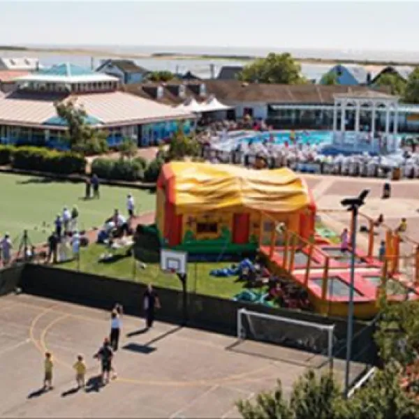 the-orchards-holiday-village-clactononsea-wjeqe
