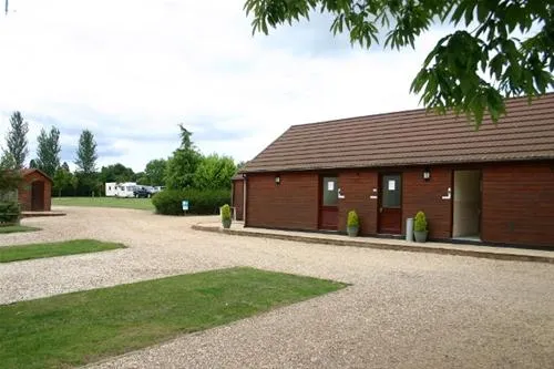 hill-farm-caravan-park-romsey-fhwpy