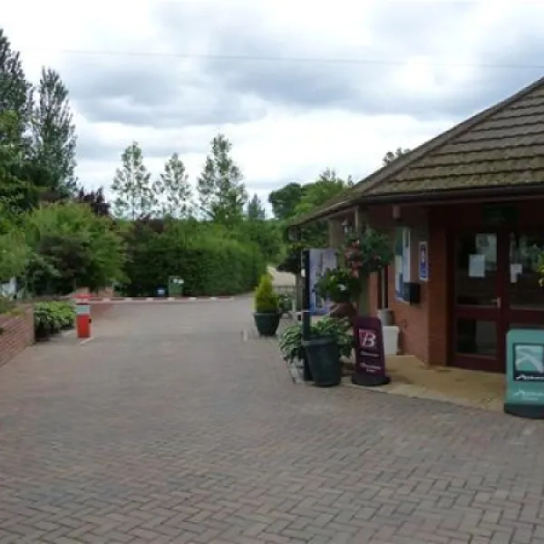 hill-farm-caravan-park-romsey-gmkka