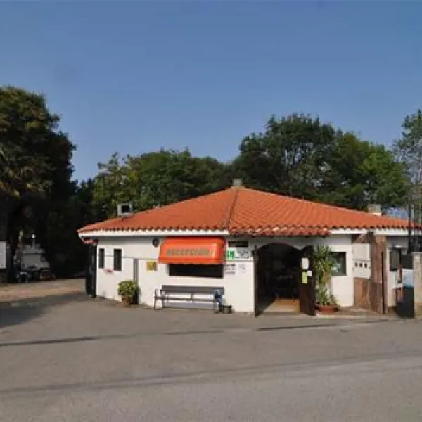 Camping Playa De Troenzo