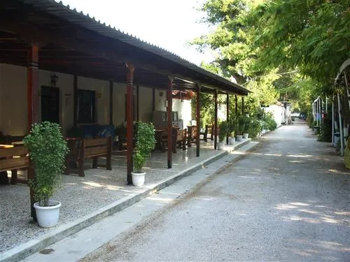 campsite-assini-beach-assini-plakadrepanon-0bgri