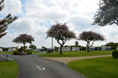 kings-green-caravan-park-worcestershire-vwxb7