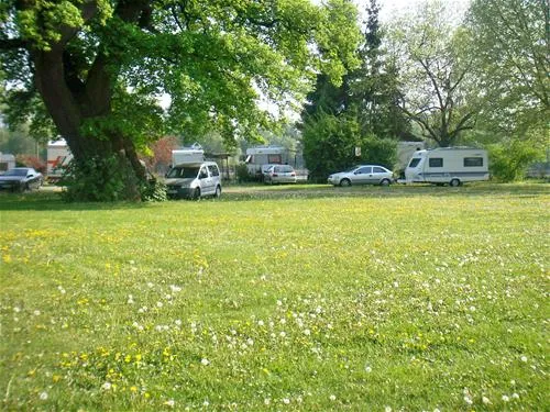 rheingau-campingplatz-eltville-hattenheim-a8hdw