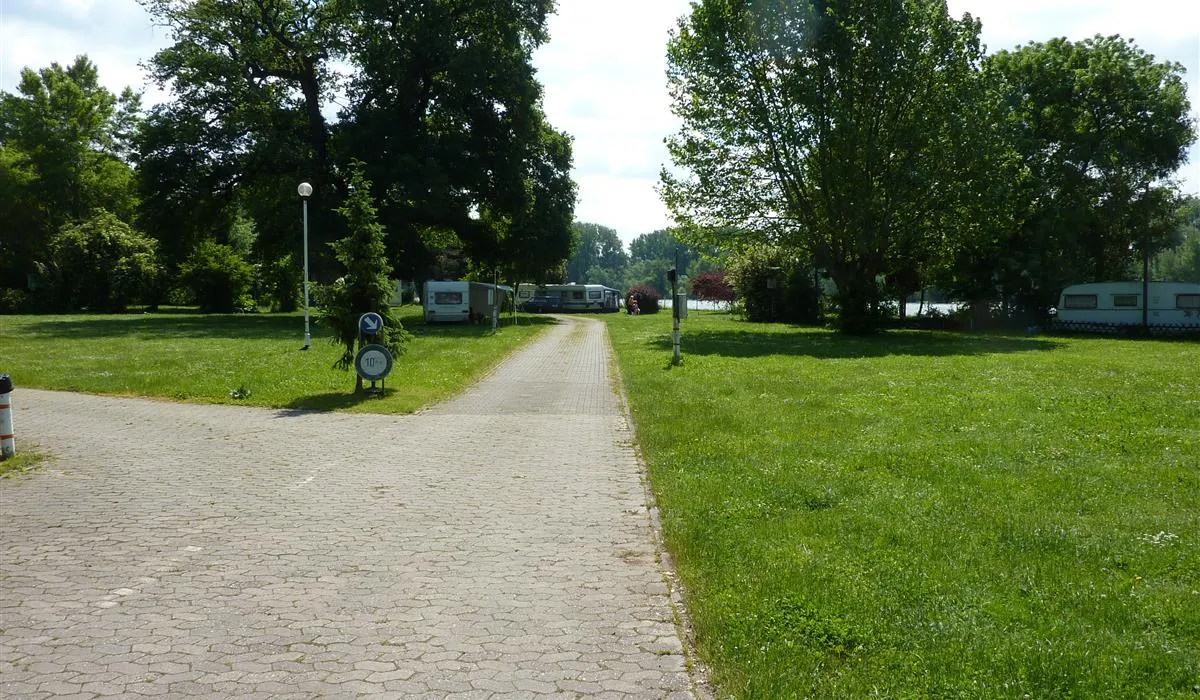rheingau-campingplatz-eltville-hattenheim-pyolm