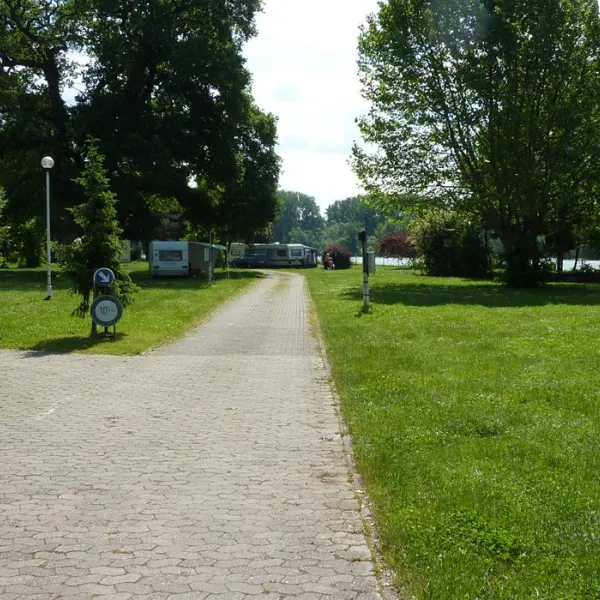 rheingau-campingplatz-eltville-hattenheim-pyolm