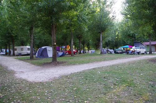 camping-les-borgnes-saint-sozy-689le