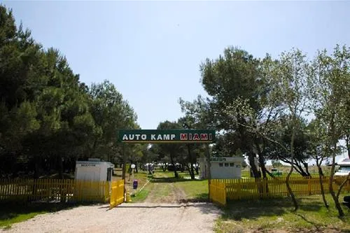 miami-autocamp-ulcinj-8rxvw