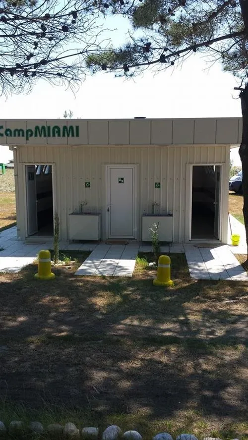 miami-autocamp-ulcinj-v5xzy