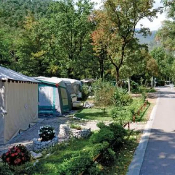 holiday-resort-and-autocamp-medveja-medveja-qvzbi
