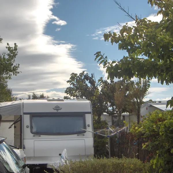 camping-beauregard-a-sud-marseillan-hboxr