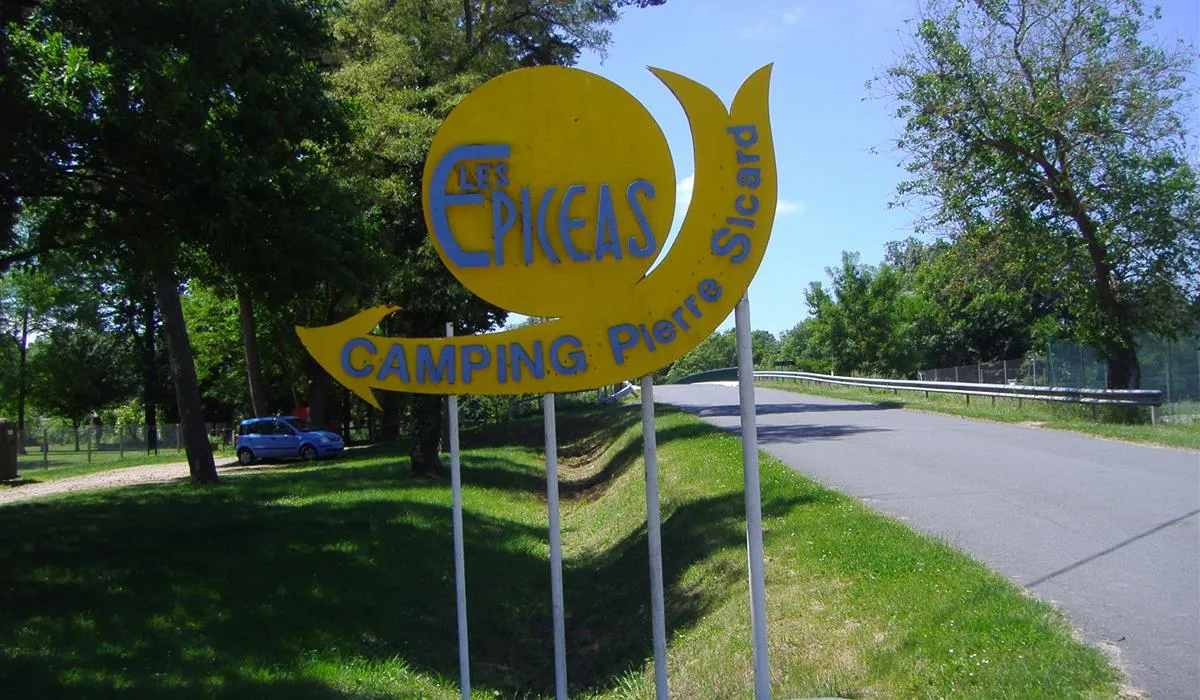 camping-pierre-sicard-les-epiceas-preuilly-wjyfs