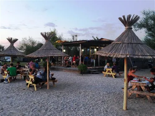 camping-lake-shkodra-resort-albania-omaregrile-vrake-53bv3