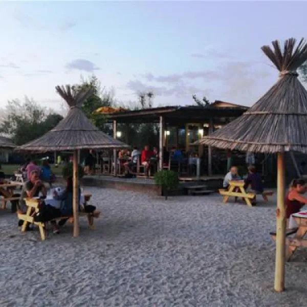 camping-lake-shkodra-resort-albania-omaregrile-vrake-53bv3