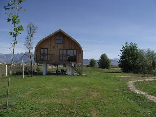 camping-lake-shkodra-resort-albania-omaregrile-vrake-c3wen
