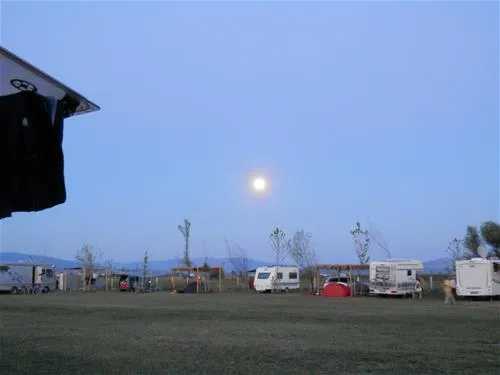 camping-lake-shkodra-resort-albania-omaregrile-vrake-cbo3a