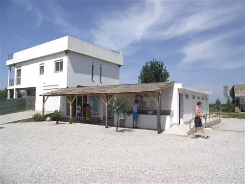 camping-lake-shkodra-resort-albania-omaregrile-vrake-gddkl