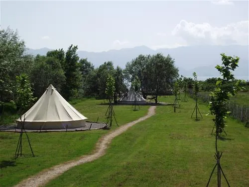 camping-lake-shkodra-resort-albania-omaregrile-vrake-iosff